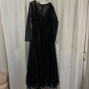 Mac Duggal Black Long Sleeve V-Neck Gown Dress size 18